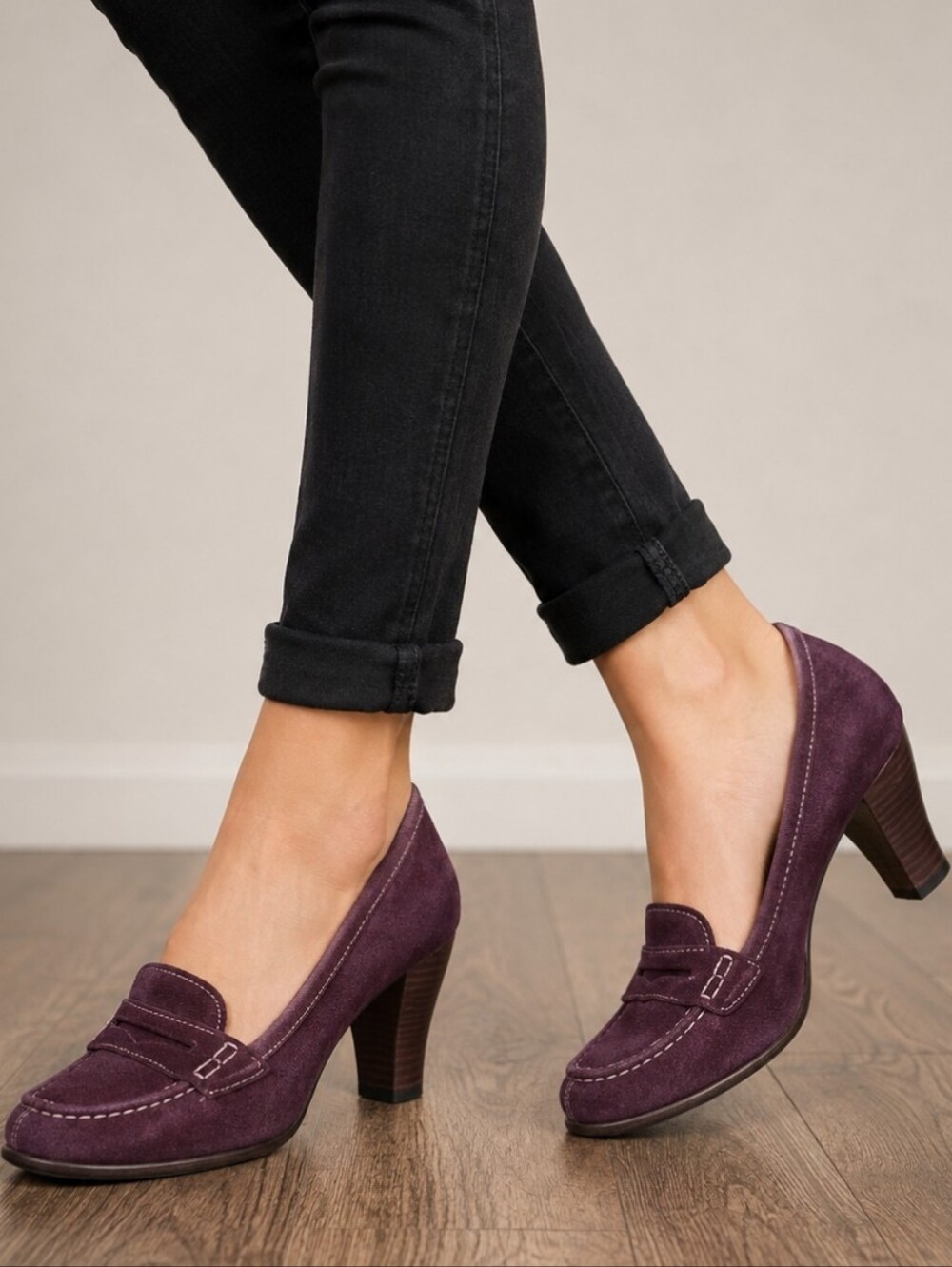 Clarks Agra Hills Y2K Dark Academia Wine Suede Penny Loafer Pumps 7.5M 5.5UK